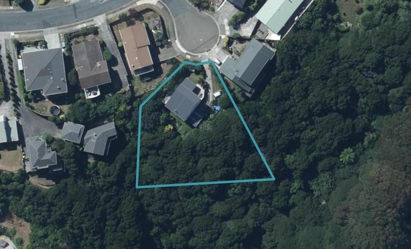26 Bodmin Terrace, Camborne, Porirua - Carousel 1