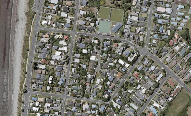 4B Park Road, Paraparaumu Beach, Paraparaumu - Carousel 1