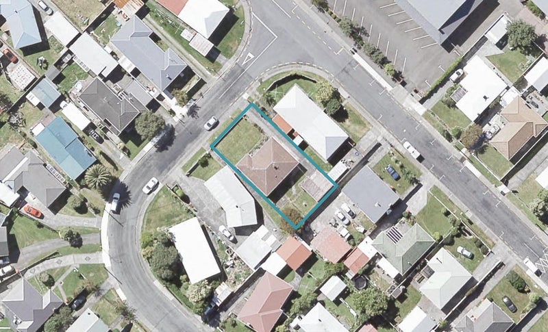 68 Karamu Crescent, Wainuiomata, Lower Hutt - Carousel 1