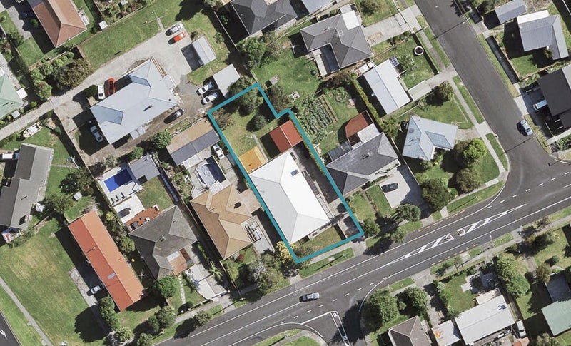 8 Myers Road, Manurewa East, Auckland - Carousel 1