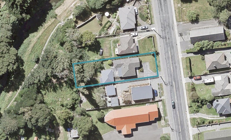 102 Main Road, Wainuiomata, Lower Hutt - Carousel 1