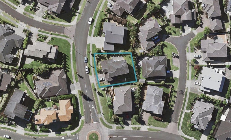 31 Chateau Rise, Flat Bush, Auckland - Carousel 1
