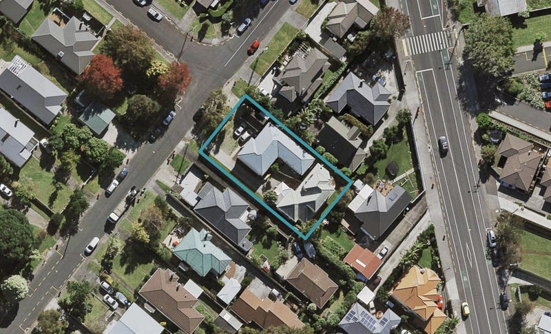 2 Aliford Avenue, One Tree Hill, Auckland - Carousel 1