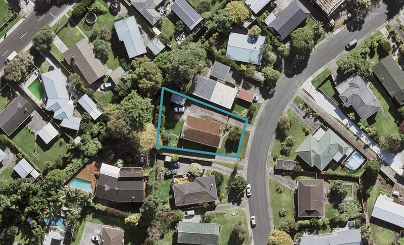 11 Uppingham Crescent, Hillcrest, Auckland - Carousel 1