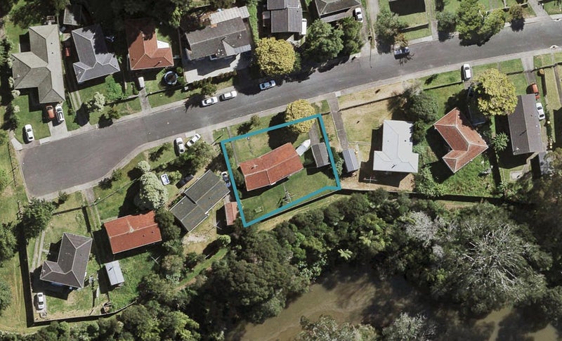 8 Sunline Avenue, Massey, Auckland - Carousel 1