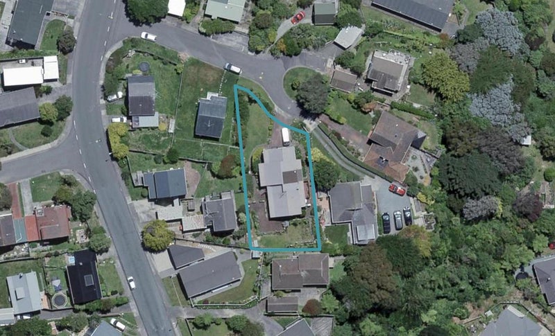 4 Jarvie Grove, Churton Park, Wellington - Carousel 1