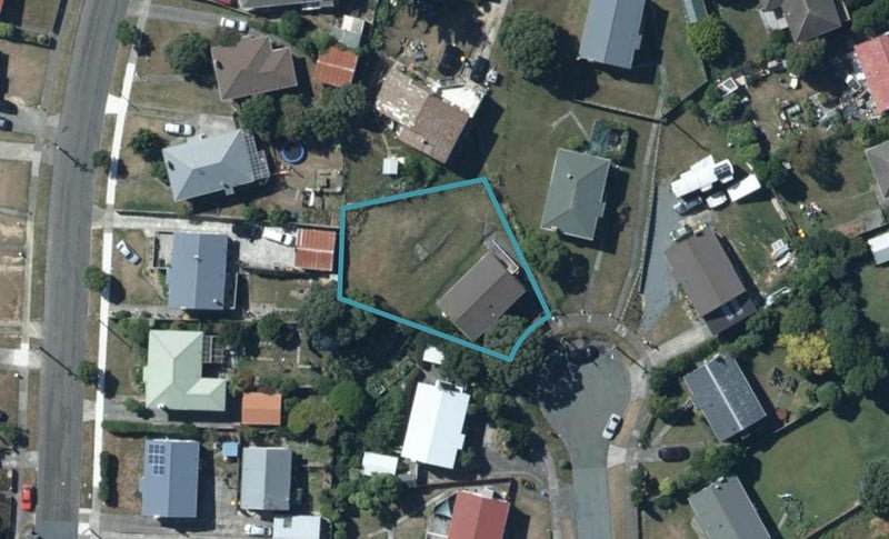 13 Arero Place, Titahi Bay, Porirua - Carousel 1