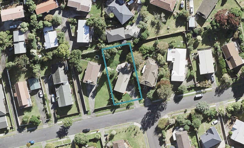 23 Topliss Drive, Northcross, Auckland - Carousel 1