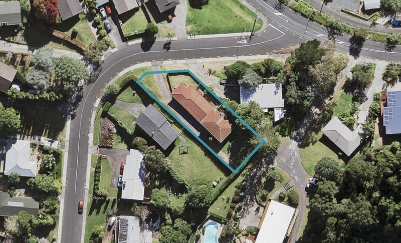 1/4 Pemberton Avenue, Bayview, Auckland - Carousel 1