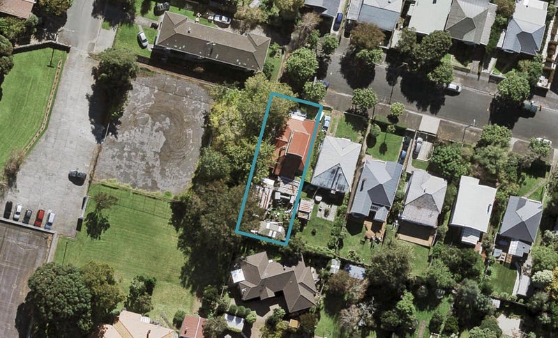 22 Carmen Avenue, Mount Eden, Auckland - Carousel 1