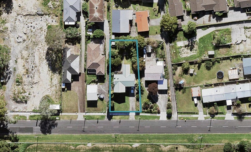 36 Links Road, New Lynn, Auckland - Carousel 1