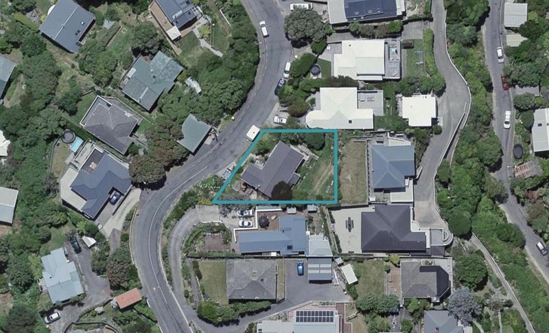 112 Nevay Road, Karaka Bays, Wellington - Carousel 1