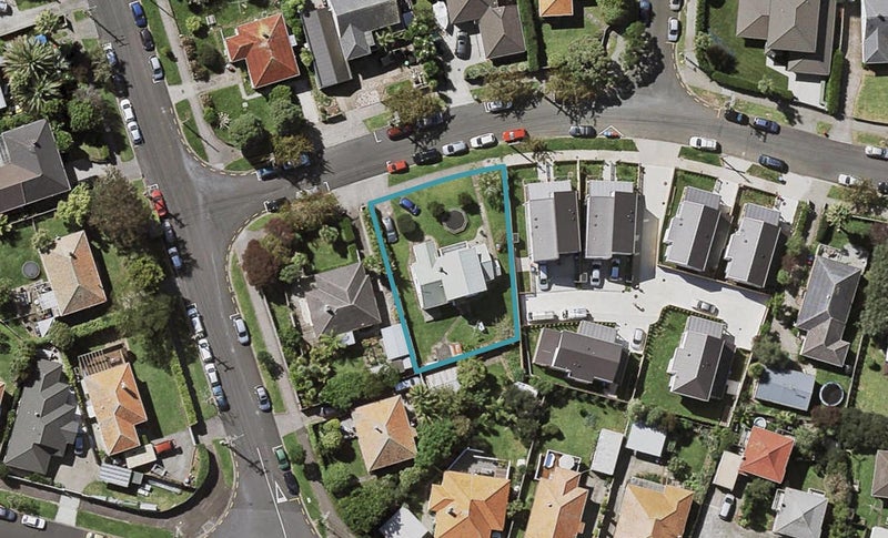 84 Tahapa Crescent, Meadowbank, Auckland - Carousel 1