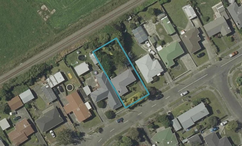 35 Sutherland Crescent, Westbrook, Palmerston North - Carousel 1