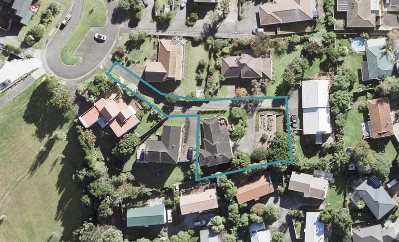 18 Cairnbrae Court, Northcross, Auckland - Carousel 1