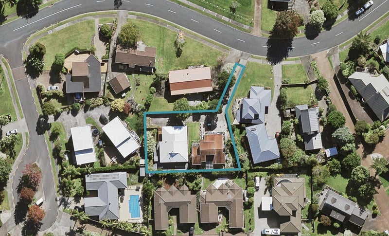 2/22 Bronzewing Terrace, Unsworth Heights, Auckland - Carousel 1