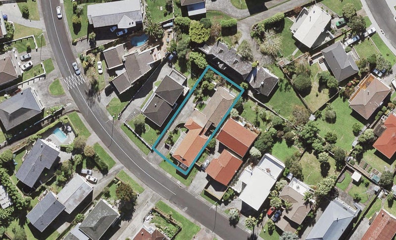 1/28 Pakira Avenue, Glendene, Auckland - Carousel 1