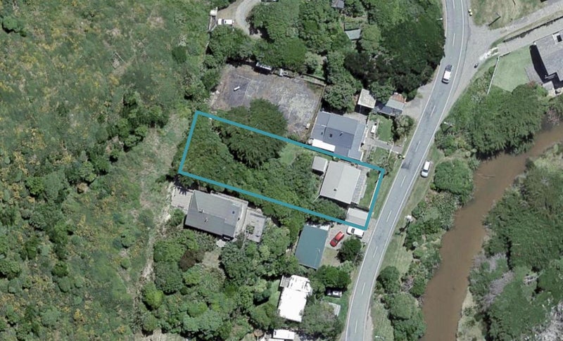 1071 Makara Road, Mākara Beach - Carousel 1