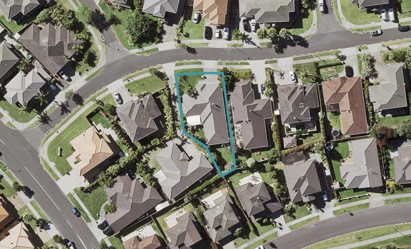 7 Maybole Drive, Flat Bush, Auckland - Carousel 1