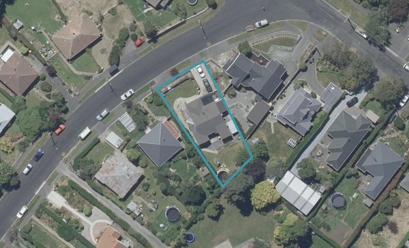 68 Mayfield Avenue, Wakari, Dunedin - Carousel 1