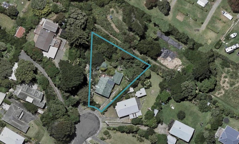 13 Horomona Road, PAEKAKARIKI, Paekakariki - Carousel 1