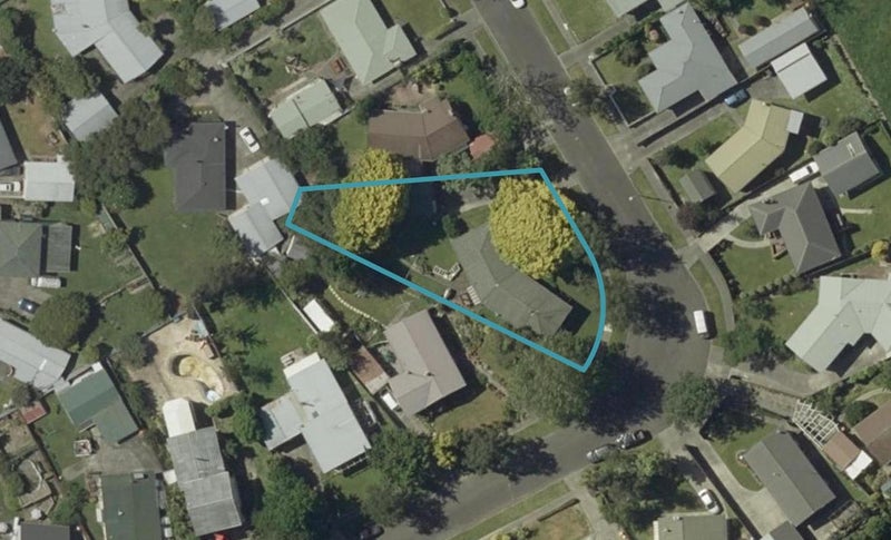 58 Ruamahanga Crescent, Terrace End, Palmerston North - Carousel 1