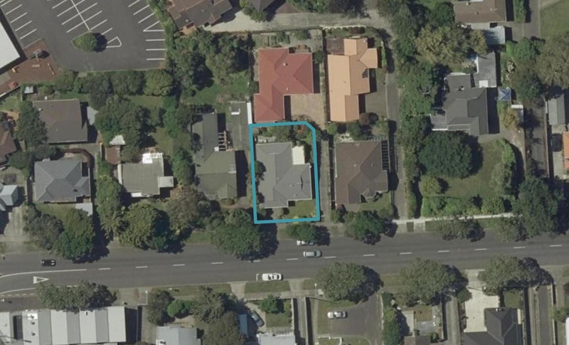 15 Pahiatua Street, Hokowhitu, Palmerston North - Carousel 1