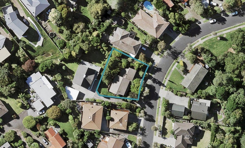 16 Lastel Place, Shelly Park, Auckland - Carousel 1