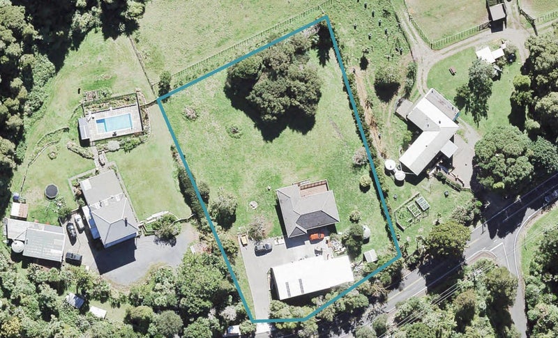 857 West Coast Road, Oratia, Auckland - Carousel 1