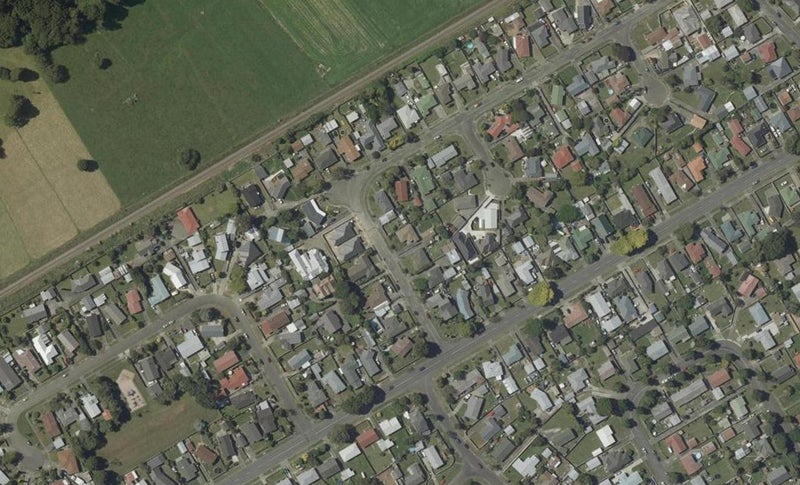 8 Sutherland Crescent, Westbrook, Palmerston North - Carousel 1