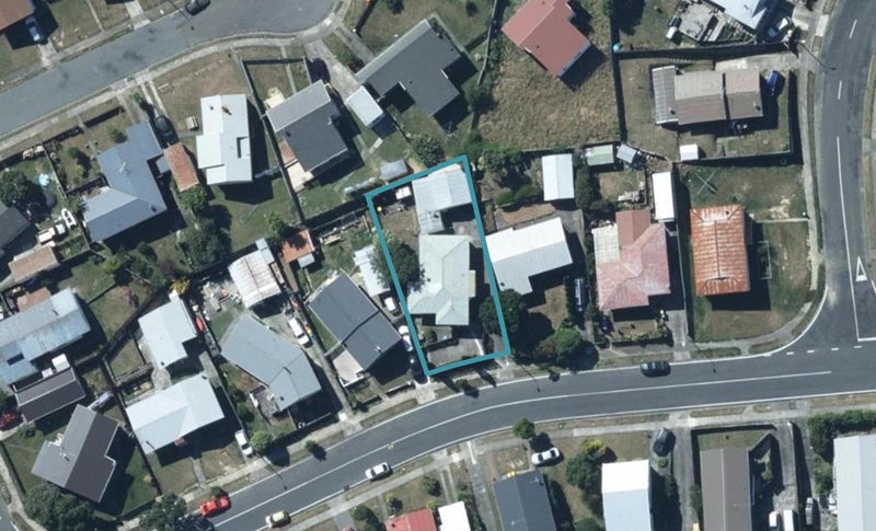 68 Conclusion Street, Ascot Park, Porirua - Carousel 1