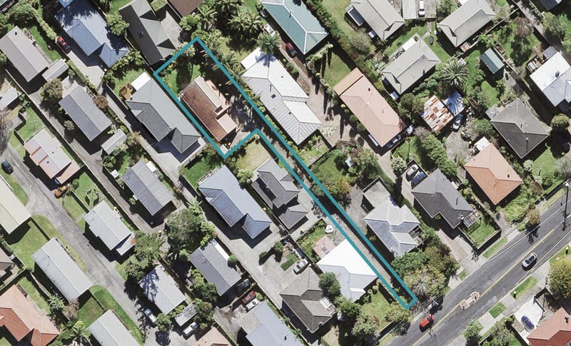 99B Hutchinson Avenue, New Lynn, Auckland - Carousel 1