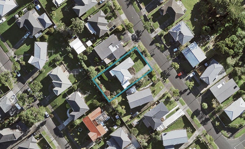 39 Rosamund Avenue, New Windsor, Auckland - Carousel 1