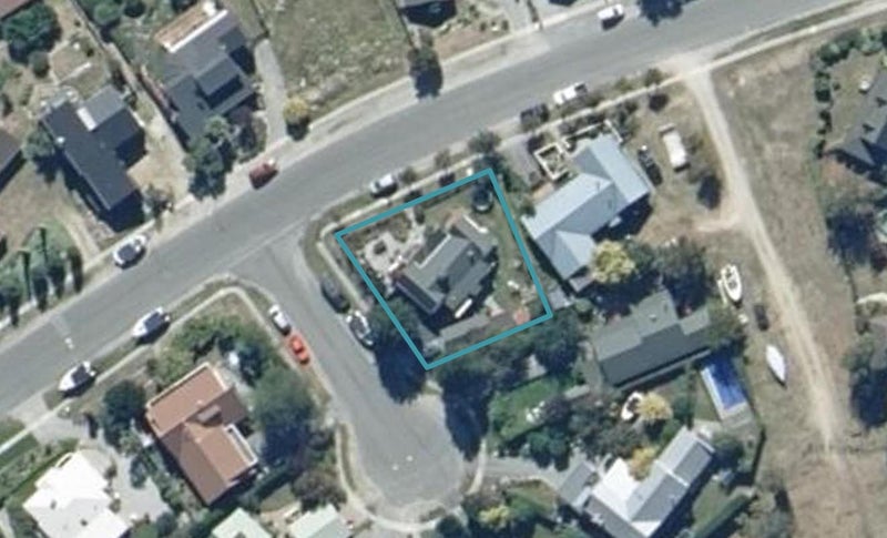 33 Oregon Drive, Kelvin Heights, Queenstown - Carousel 1