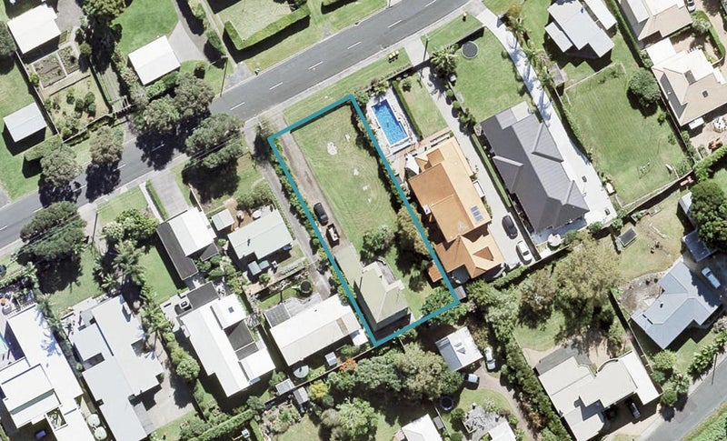 14 Laurence Street, Manly, Whangaparaoa - Carousel 1
