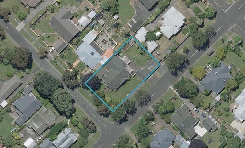 2 Taranaki Street, Saint Johns Hill, Whanganui - Carousel 1