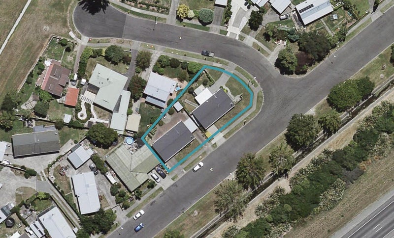 16 Spriggs Crescent, Greenmeadows, Napier - Carousel 1