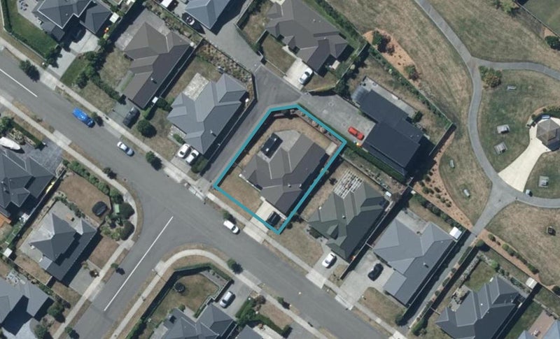 13 Nelson Avenue, Aotea, Porirua - Carousel 1