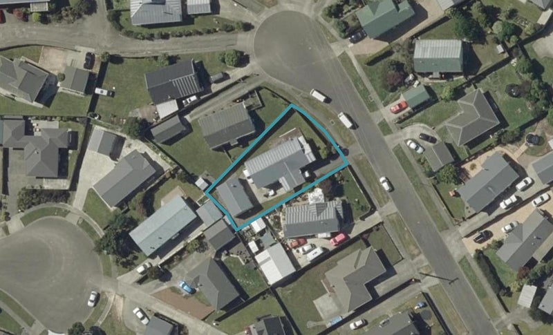 8 Lydia Place, Kelvin Grove, Palmerston North - Carousel 1