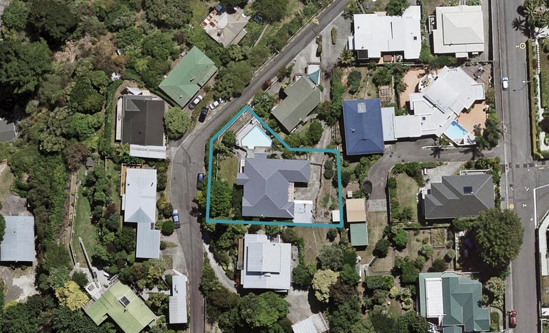 4 Denholm Road, Hospital Hill, Napier - Carousel 1