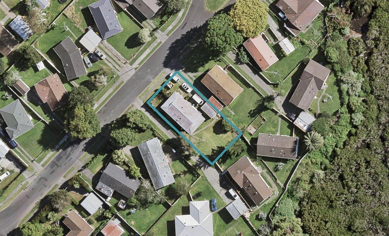 11 Verner Place, Conifer Grove, Takanini - Carousel 1
