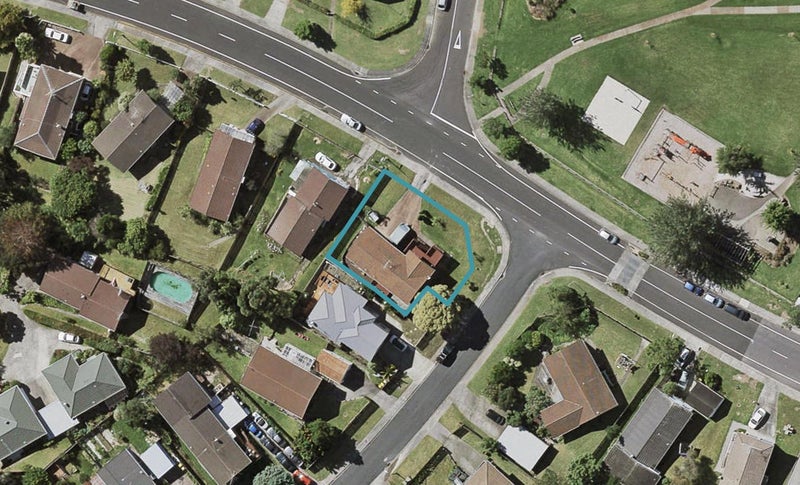 59 Trias Road, Totara Vale, Auckland - Carousel 1