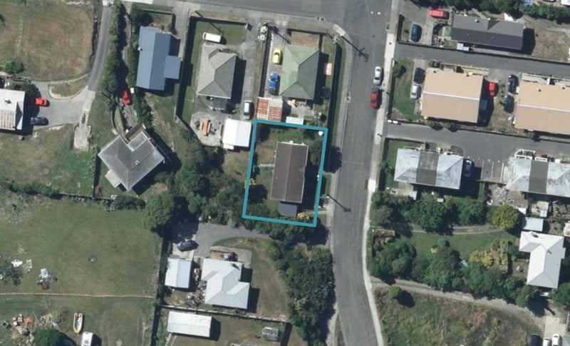 11 Ngatitoa Street, Takapuwahia, Porirua - Carousel 1