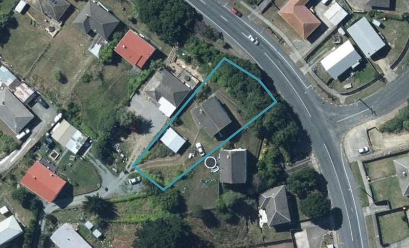 132 Champion Street, Cannons Creek, Porirua - Carousel 1
