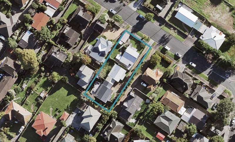 2/8 Alverston Street, Waterview, Auckland - Carousel 1