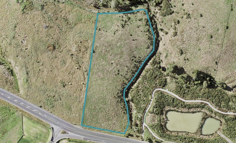 101 Jack Lachlan Drive, Beachlands, Auckland - Carousel 1
