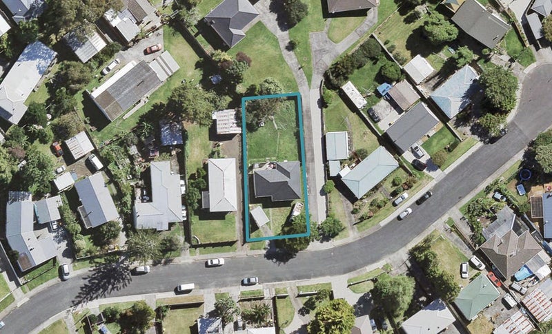 22 Lendic Avenue, Henderson, Auckland - Carousel 1