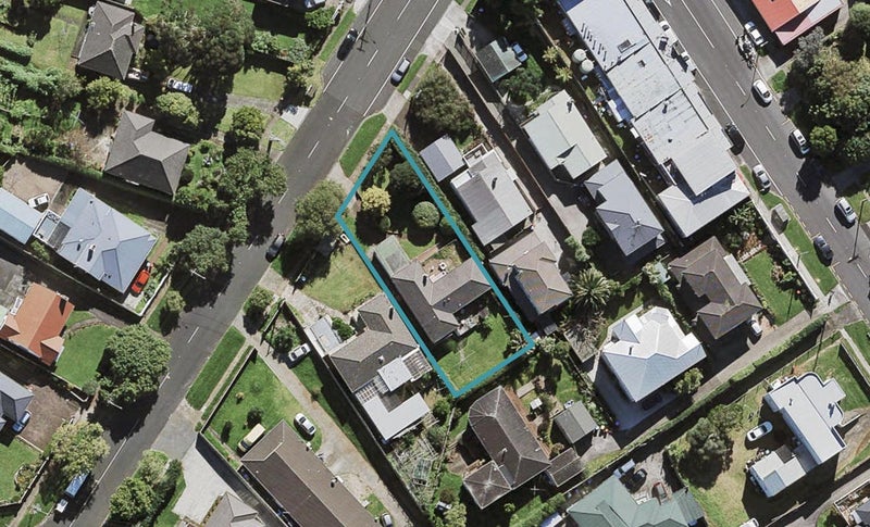 8 Dornwell Road, Mount Roskill, Auckland - Carousel 1