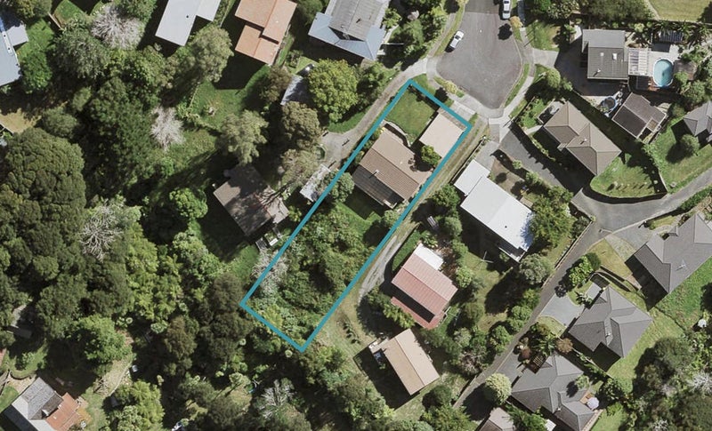 15 McKinley Road, Sunnyvale, Auckland - Carousel 1