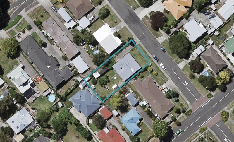 705 Avenue Road West, Saint Leonards, Hastings - Carousel 1